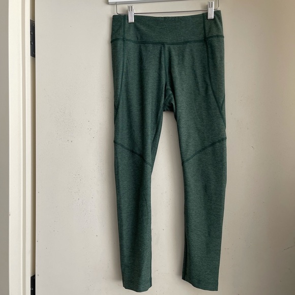 Outdoor Voices Green Cropped Leggings - Picture 3 of 5